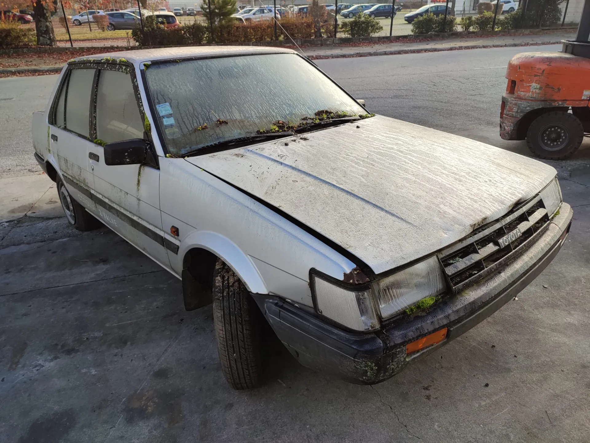 Corolla Sedan  TOYOTA Corolla Sedan (_E18_, ZRE17_) Imagem-2